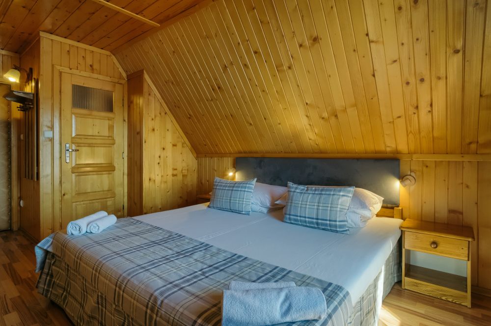 Pokój dwuosobowy na poddaszu