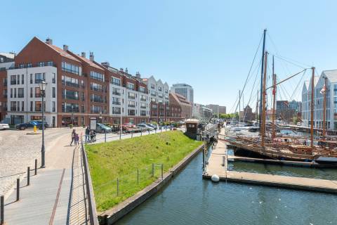 Blue Mandarin Szafarnia