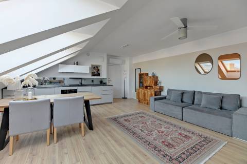 Blue Mandarin Szafarnia