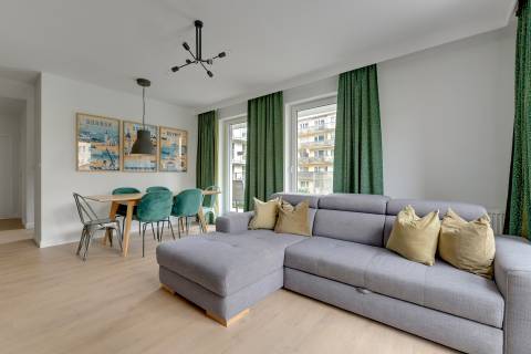 Blue Mandarin Szafarnia