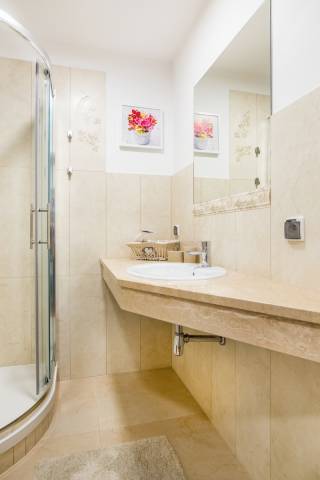 Black Apart- noclegi w górach