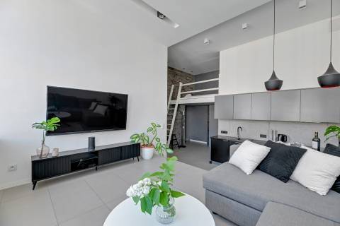 Blue Mandarin Apartments