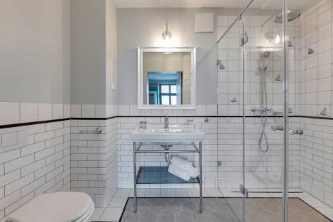 Blue Mandarin Apartments