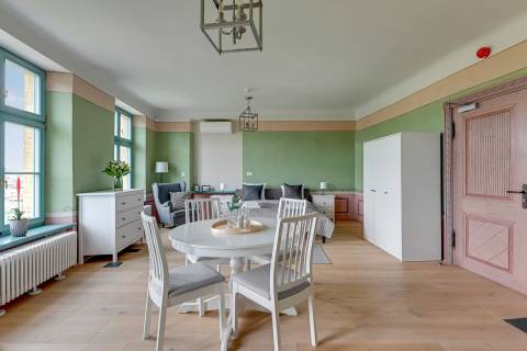 Blue Mandarin Apartments