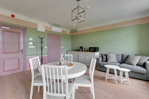 Blue Mandarin Apartments