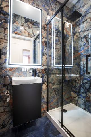 Blue Mandarin Apartments