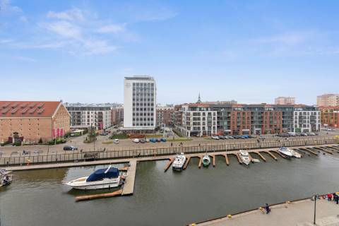 Blue Mandarin Apartments