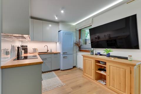 Blue Mandarin Apartments