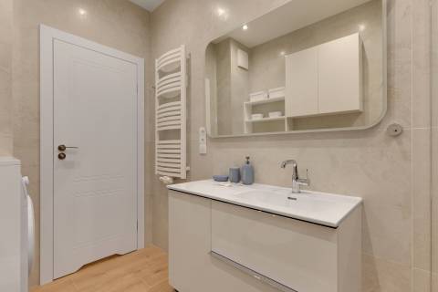 Blue Mandarin Apartments