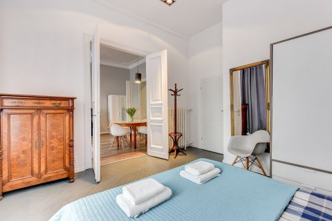 Blue Mandarin Apartments