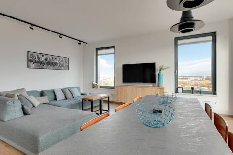 Blue Mandarin Riverside