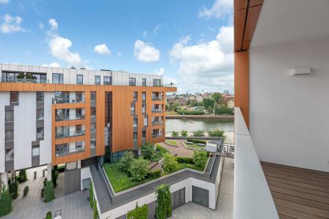 Blue Mandarin Riverside