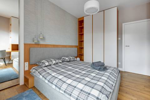 Blue Mandarin Riverside