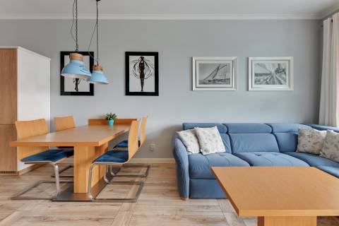 Blue Mandarin Riverside