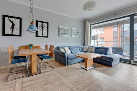 Blue Mandarin Riverside