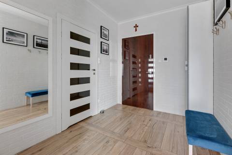 Blue Mandarin Riverside