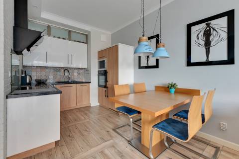 Blue Mandarin Riverside