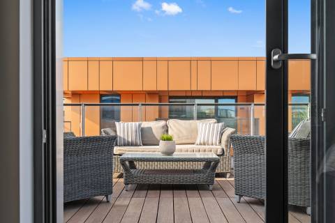 Blue Mandarin Riverside