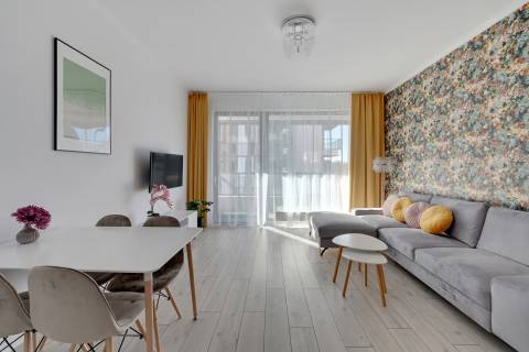 Blue Mandarin Riverside