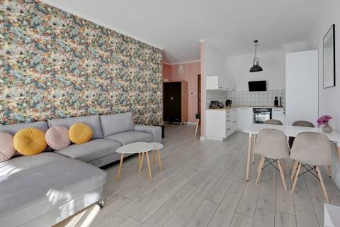 Blue Mandarin Riverside