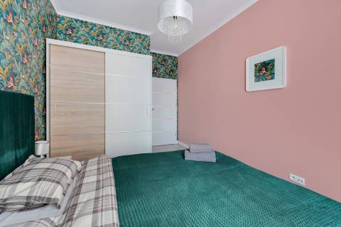 Blue Mandarin Riverside