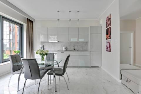 Blue Mandarin Riverside