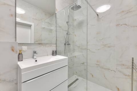 Blue Mandarin Riverside