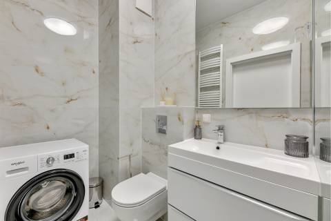 Blue Mandarin Riverside