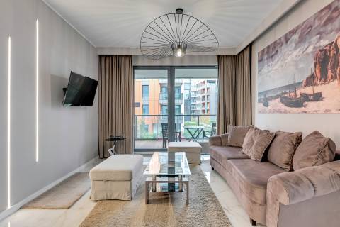 Blue Mandarin Riverside