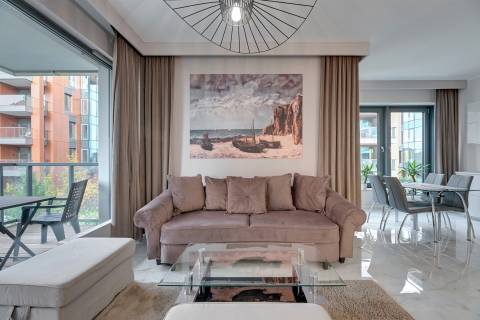 Blue Mandarin Riverside