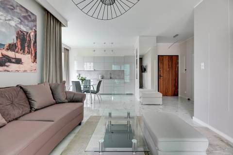 Blue Mandarin Riverside