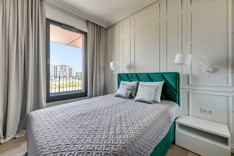 Blue Mandarin Riverside