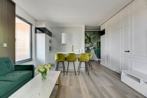 Blue Mandarin Riverside