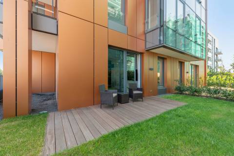 Blue Mandarin Riverside