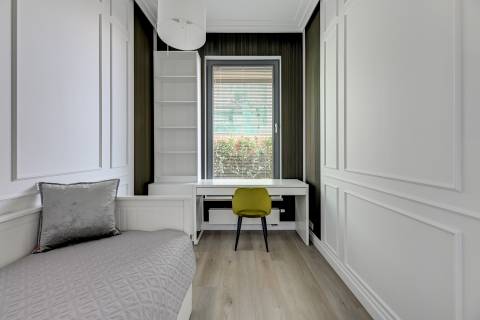 Blue Mandarin Riverside