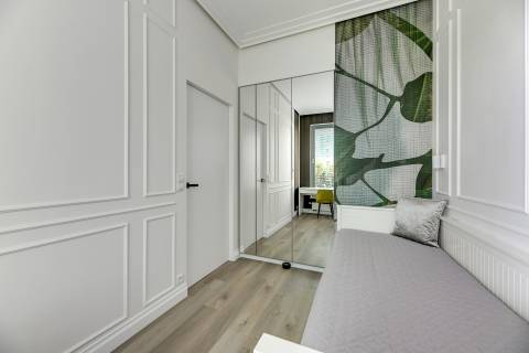 Blue Mandarin Riverside