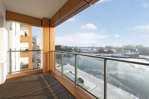 Blue Mandarin Riverside