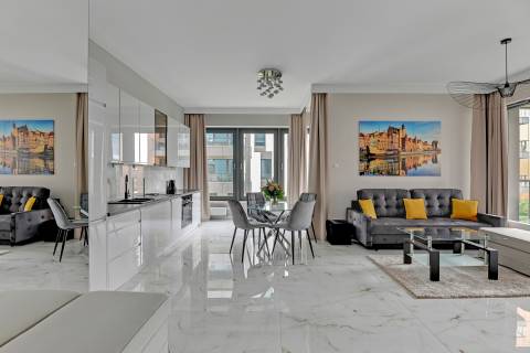 Blue Mandarin Riverside