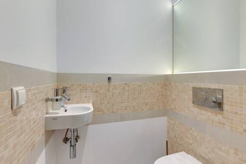 Blue Mandarin Riverside