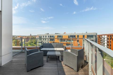 Blue Mandarin Riverside