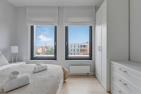 Blue Mandarin Riverside