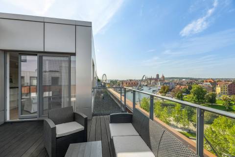 Blue Mandarin Riverside