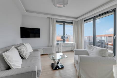 Blue Mandarin Riverside