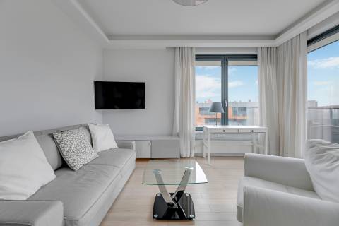 Blue Mandarin Riverside