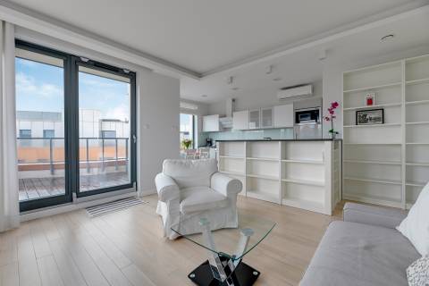 Blue Mandarin Riverside