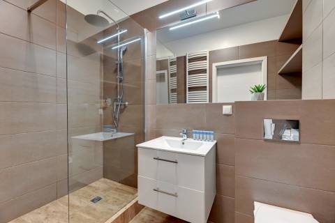 Blue Mandarin Riverside