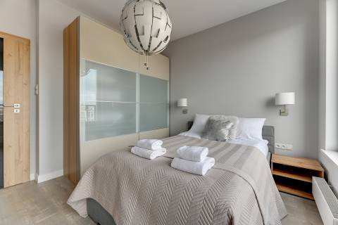 Blue Mandarin Riverside