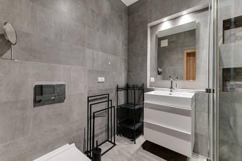 Blue Mandarin Riverside