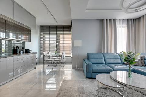 Blue Mandarin Riverside