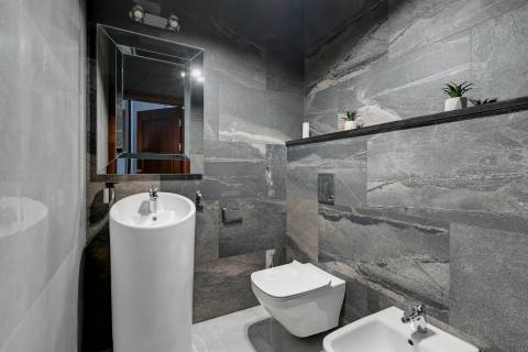 Blue Mandarin Riverside